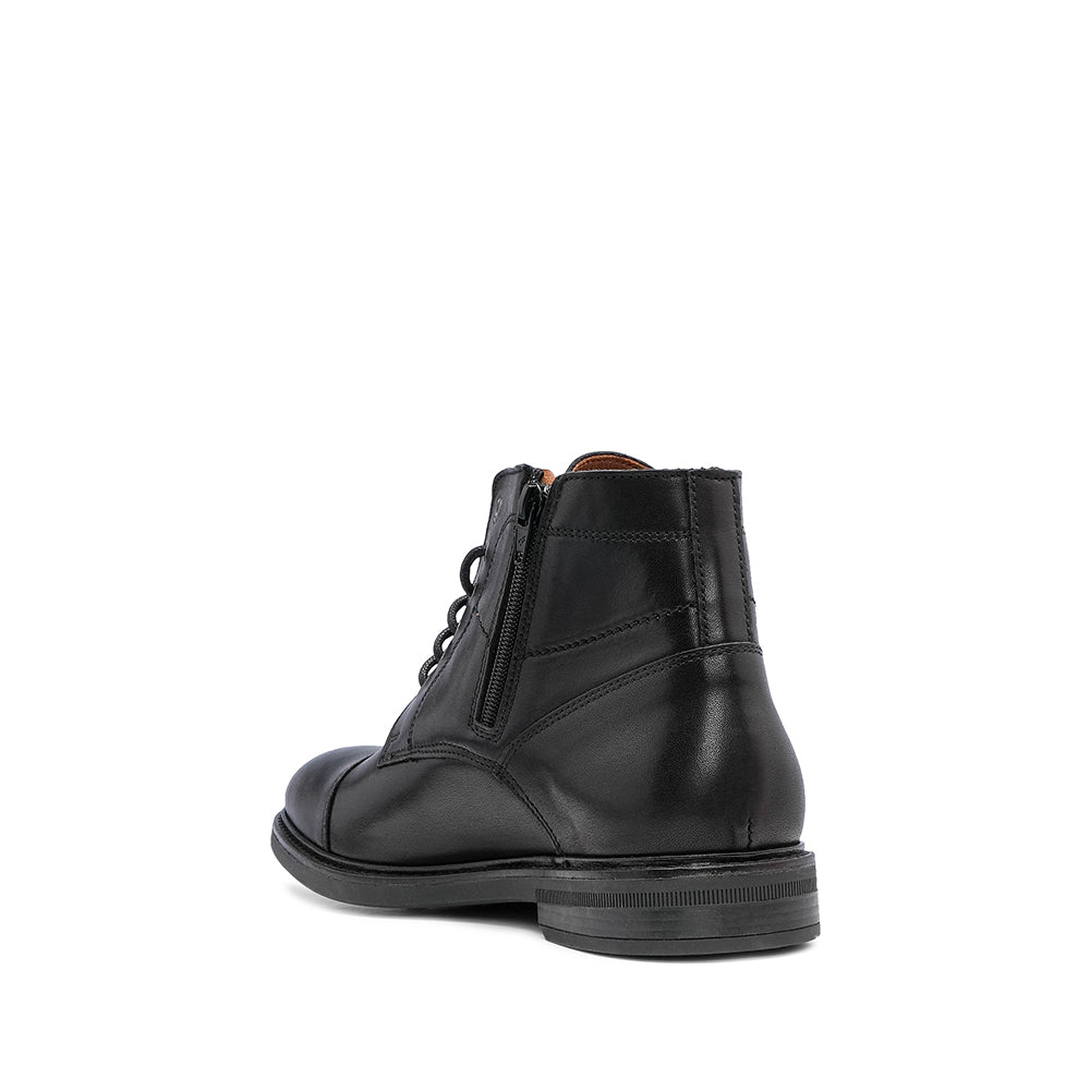 Botim Casual Homem Pele Preto