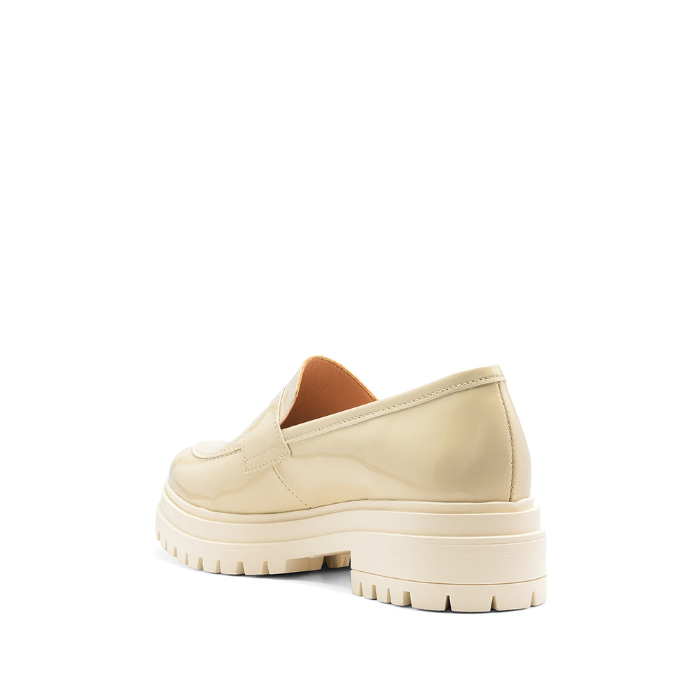 Sapato Mocassim Mulher Verniz Bege