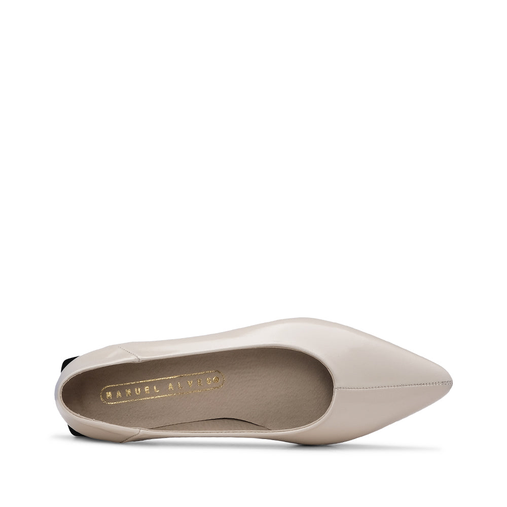 Sapato Sabrinas Mulher Verniz Bege