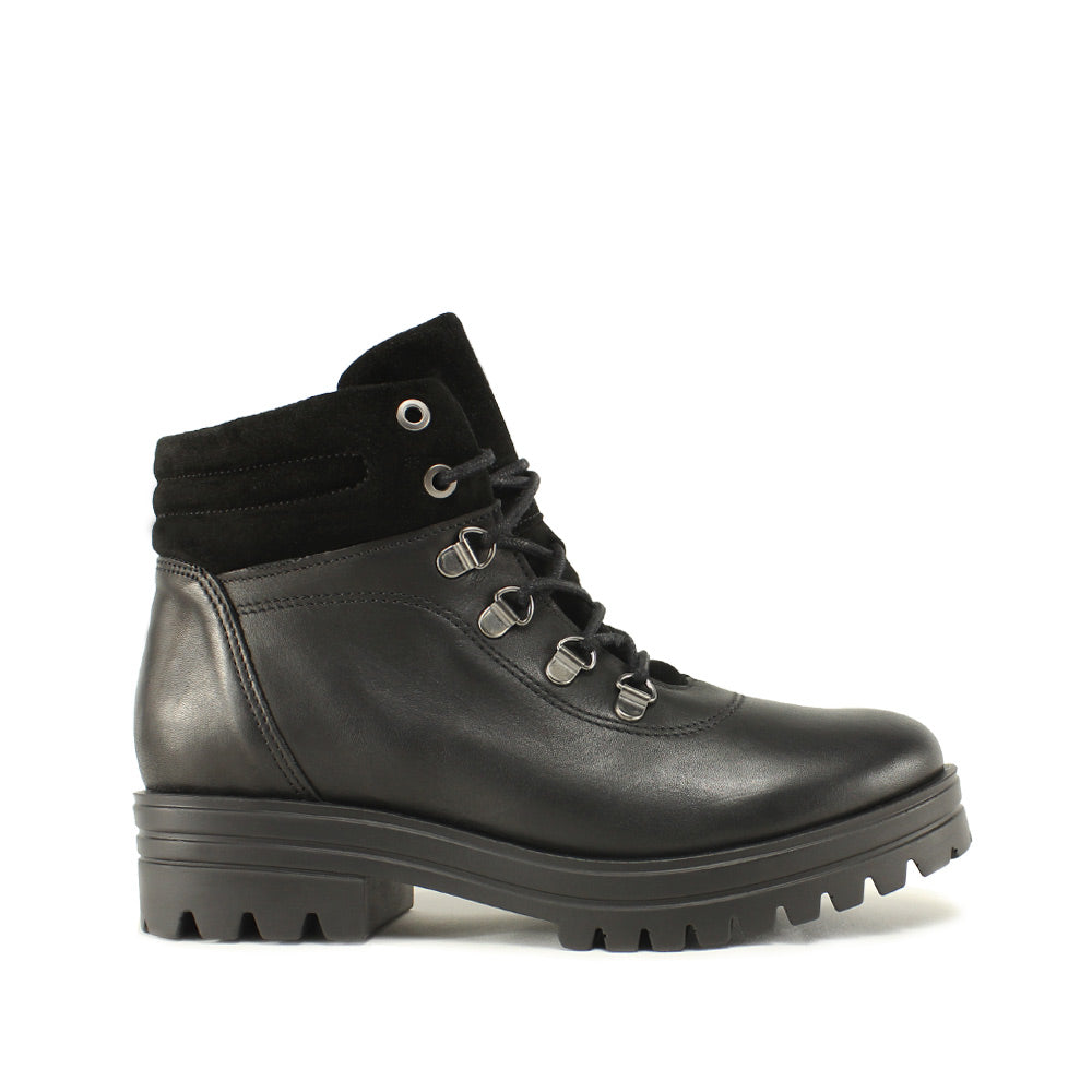 Botim Salto Raso Mulher Pele Preto