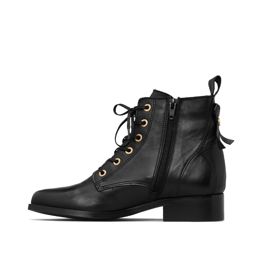 Botim Salto Raso Mulher Pele Preto