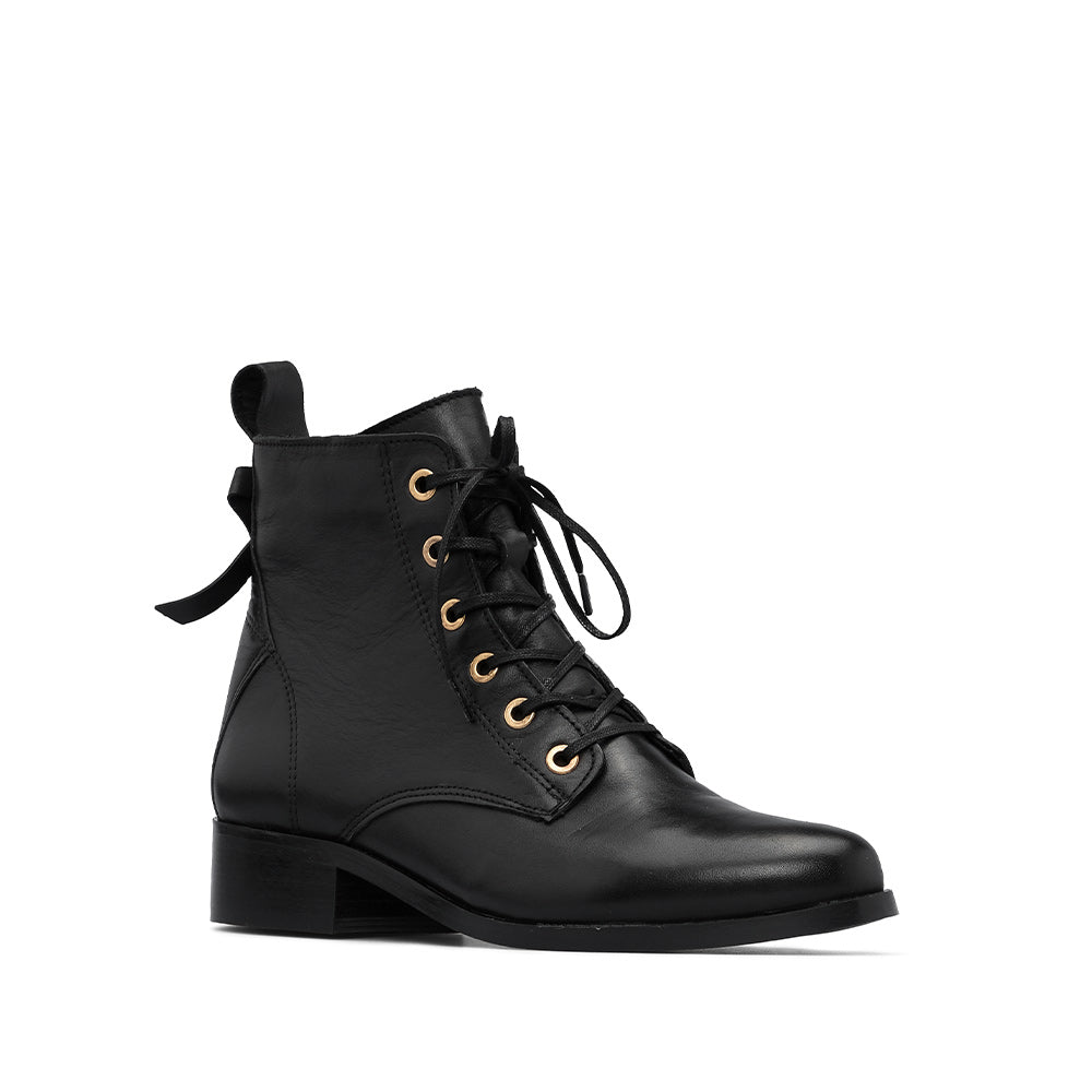 Botim Salto Raso Mulher Pele Preto