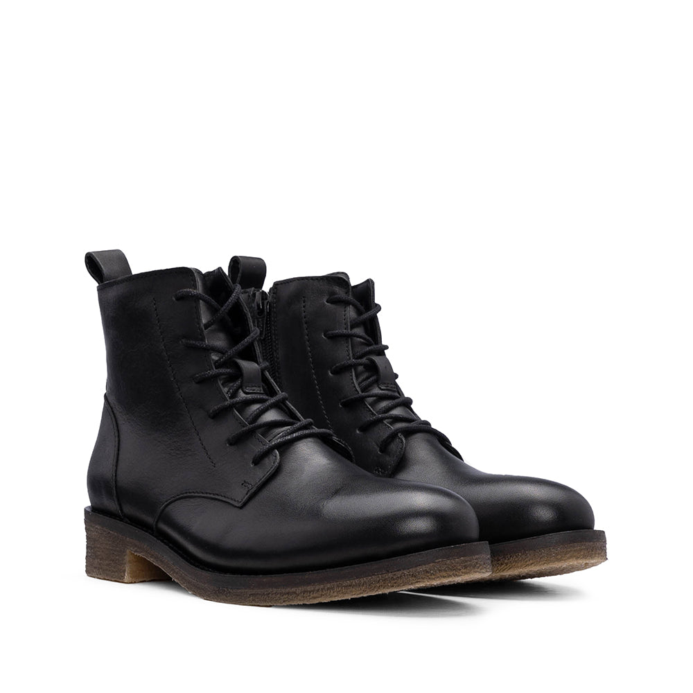 Botim Salto Raso Mulher Pele Preto