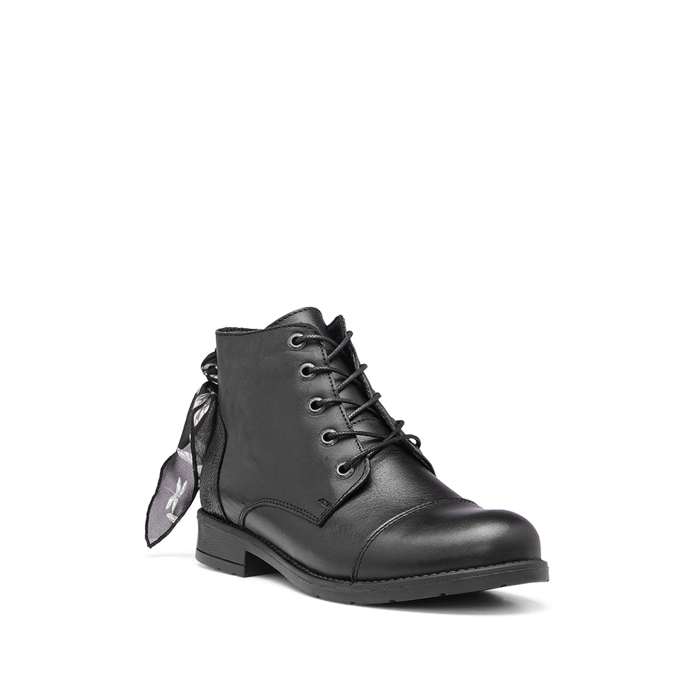 Botim Salto Raso Mulher Pele Preto