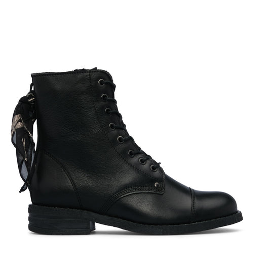 Botim Salto Raso Mulher Pele Preto