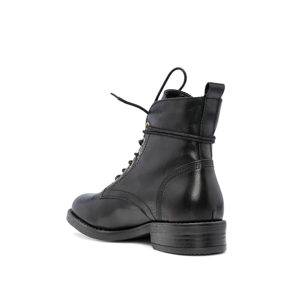 Botim Salto Raso Mulher Pele Preto