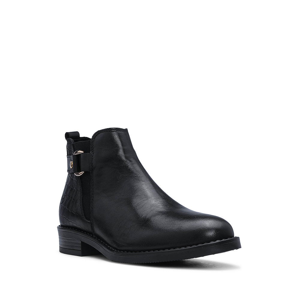 Botim Salto Raso Mulher Pele Preto