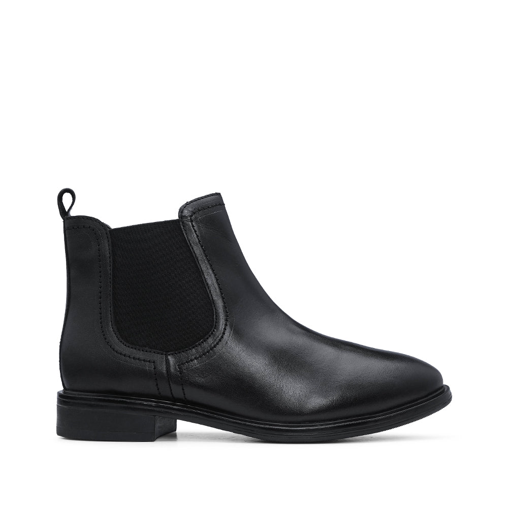 Botim Salto Raso Mulher Pele Preto