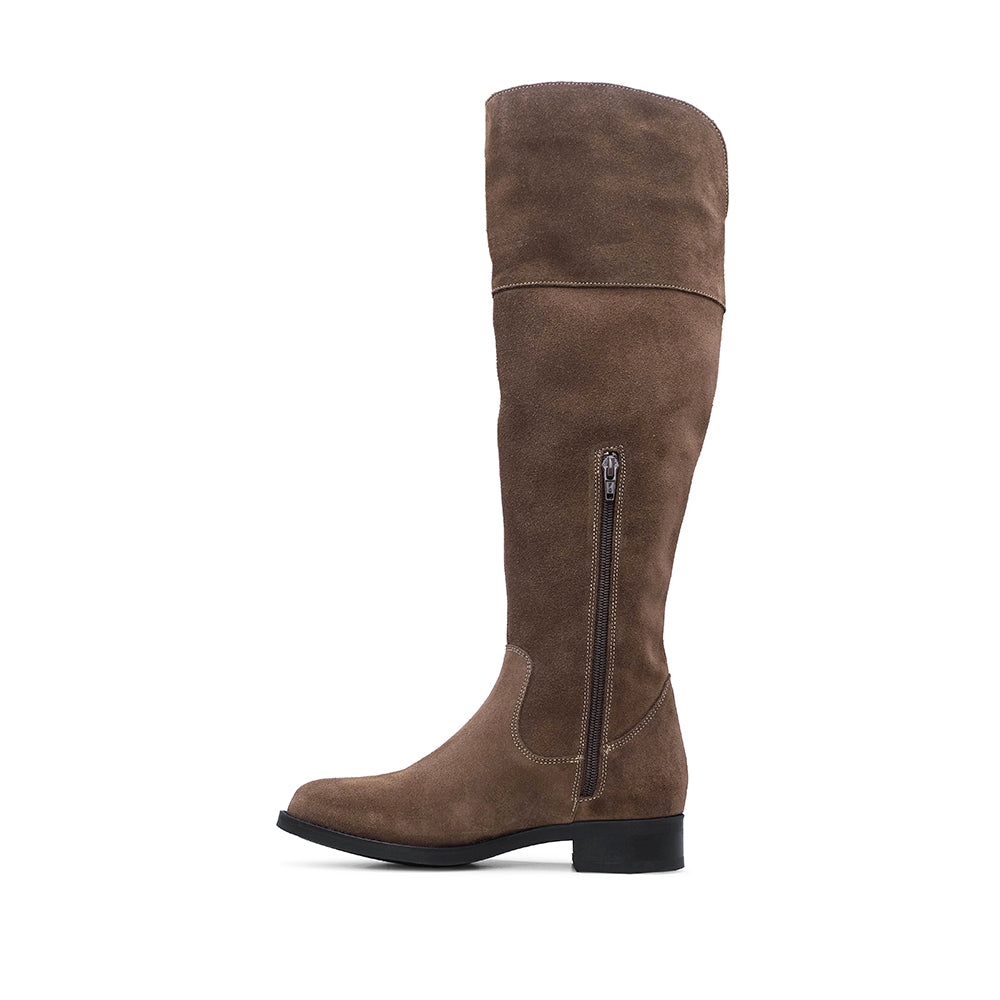 Bota Salto Raso Mulher Camurça Taupe
