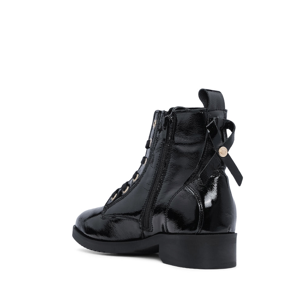Botim Salto Raso Mulher Verniz Preto