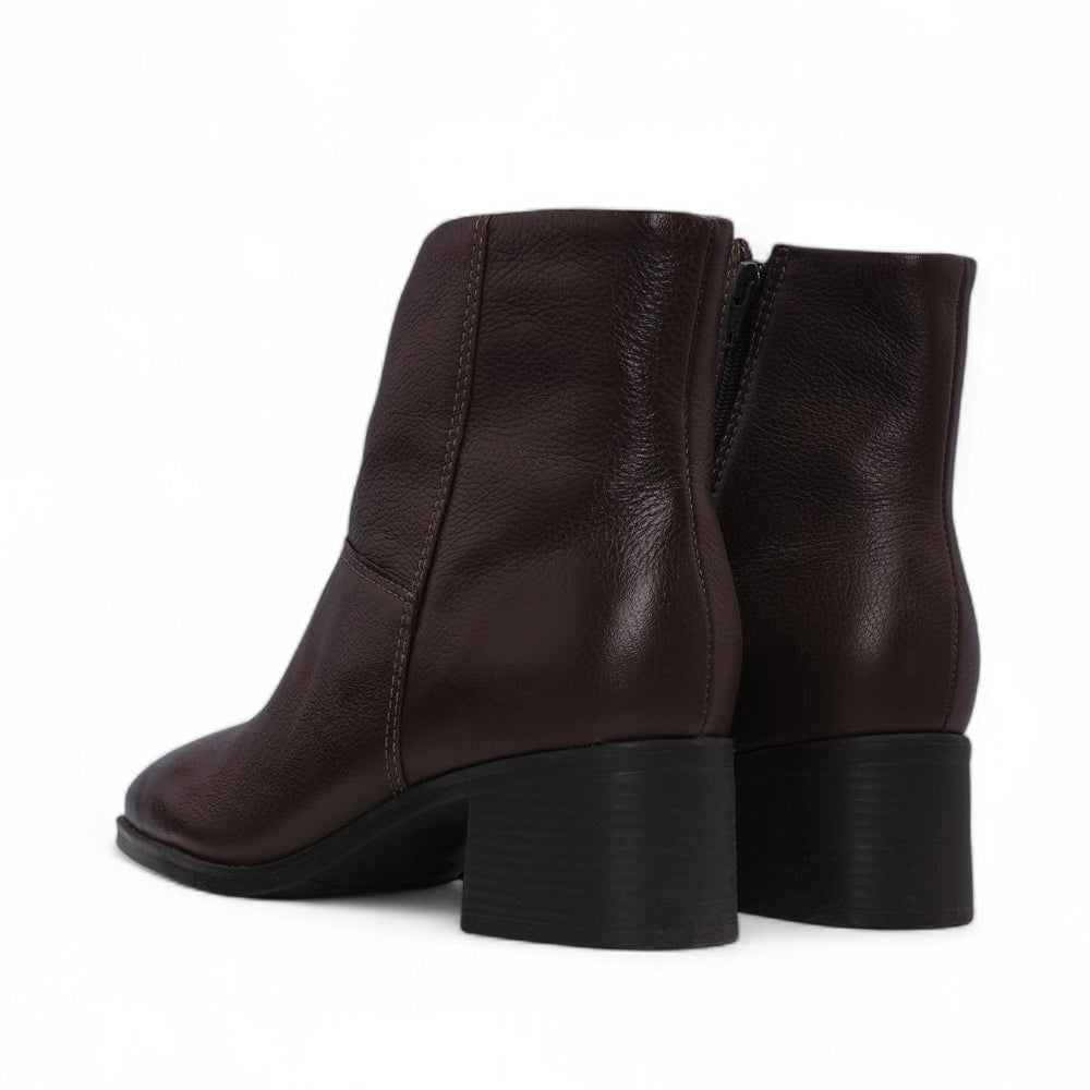 Bota Salto Médio Mulher Pele Castanho