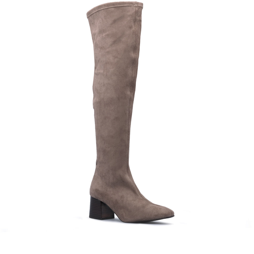 Bota Salto Médio Mulher Camurça Taupe