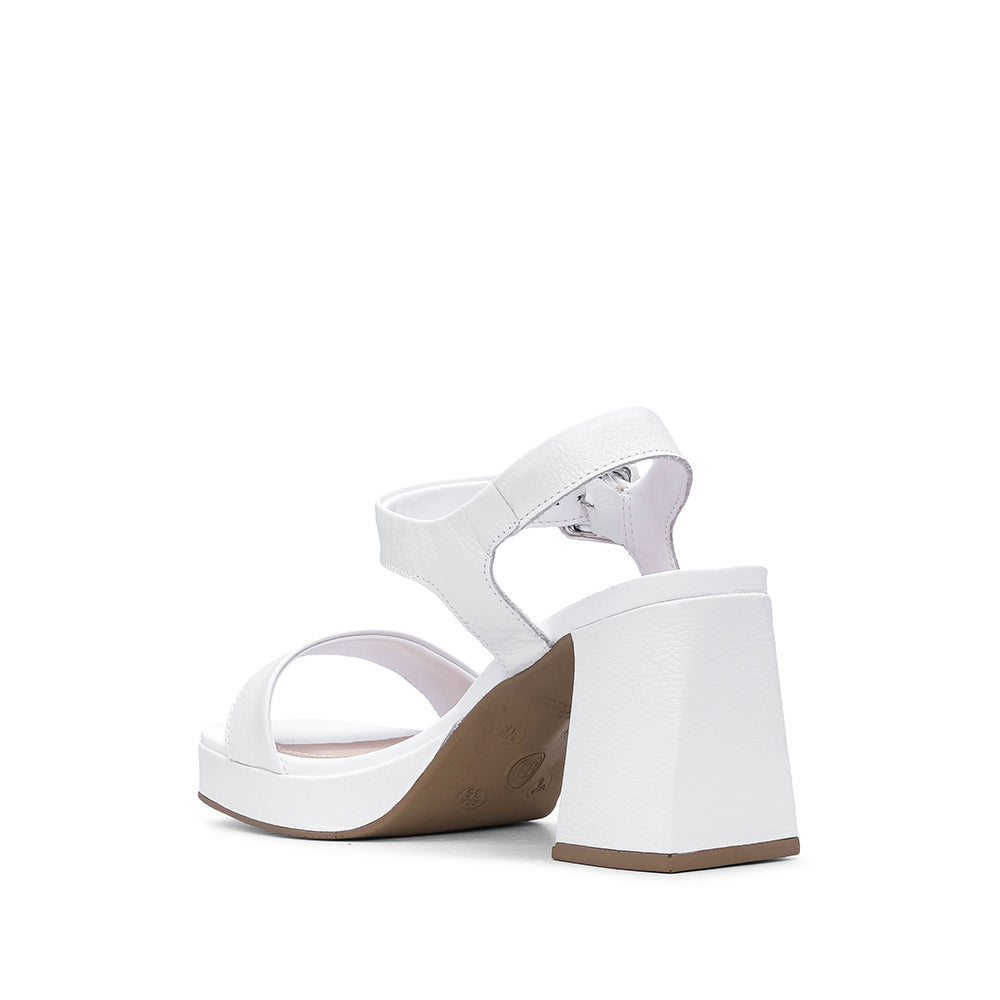 Sandália Salto Médio Mulher Pele Branco