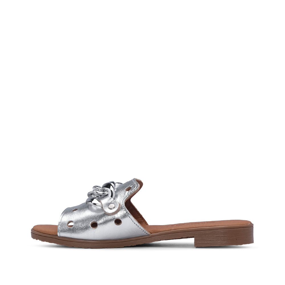 Chinelo Casual de Mulher Com Aplicação Metálica Prata