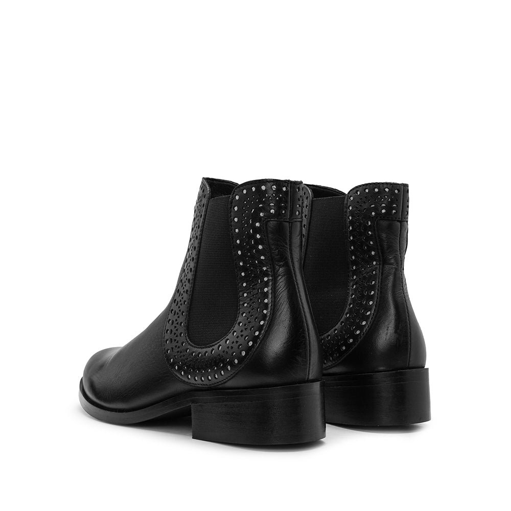 Botim Salto Raso Mulher Pele Preto