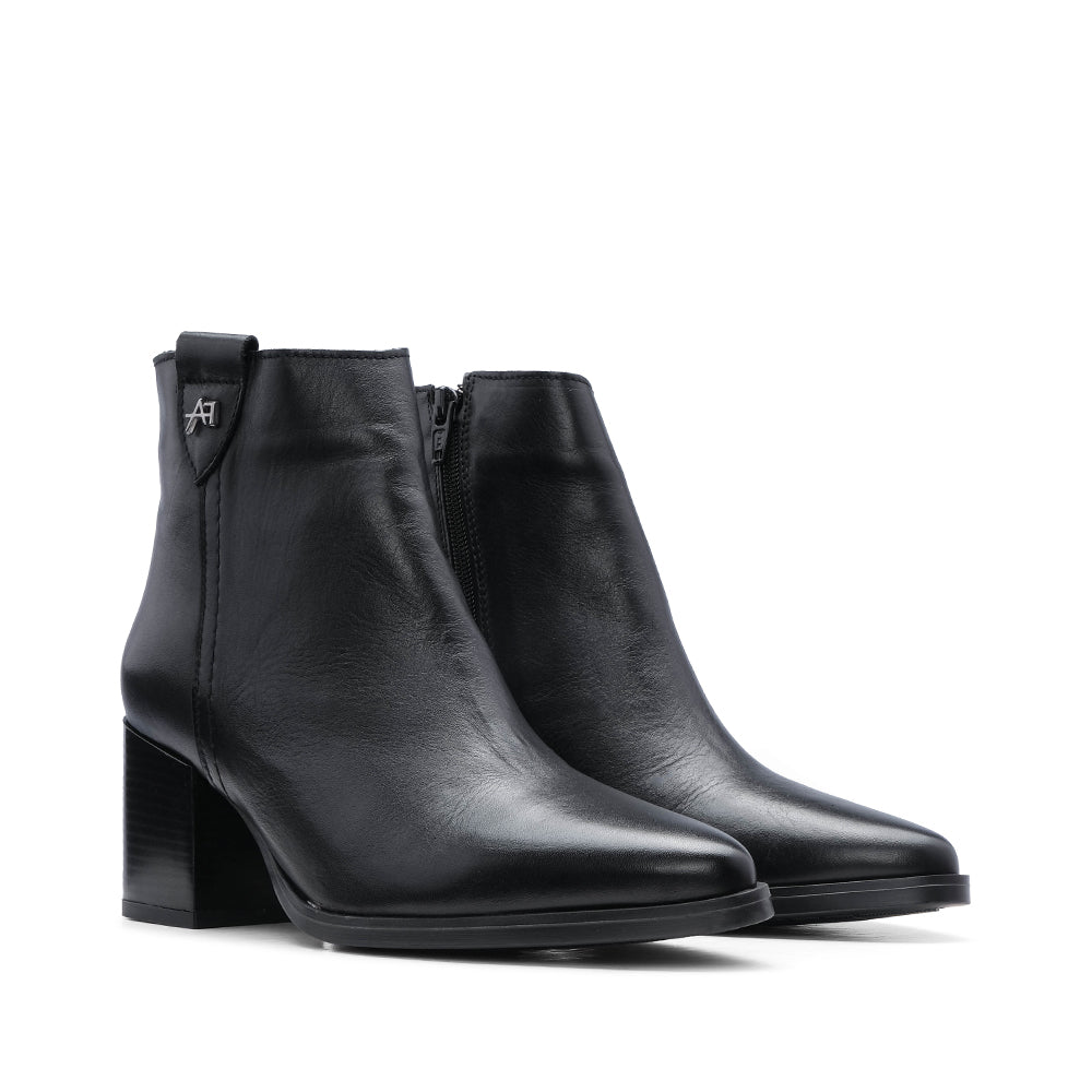 Botim Salto Médio Mulher Pele Preto