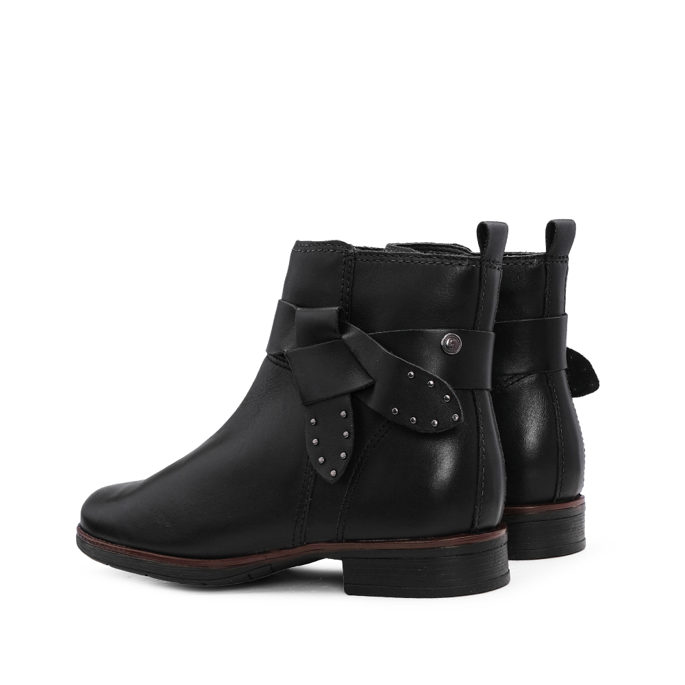 Botim Salto Raso Mulher Pele Preto