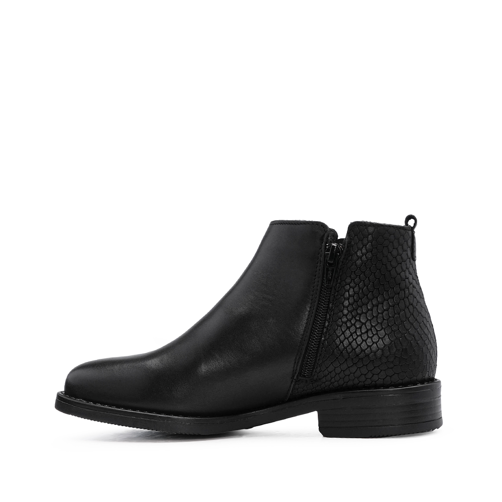 Botim Salto Raso Mulher Pele Preto