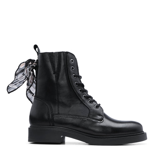 Botim Salto Raso Mulher Pele Preto