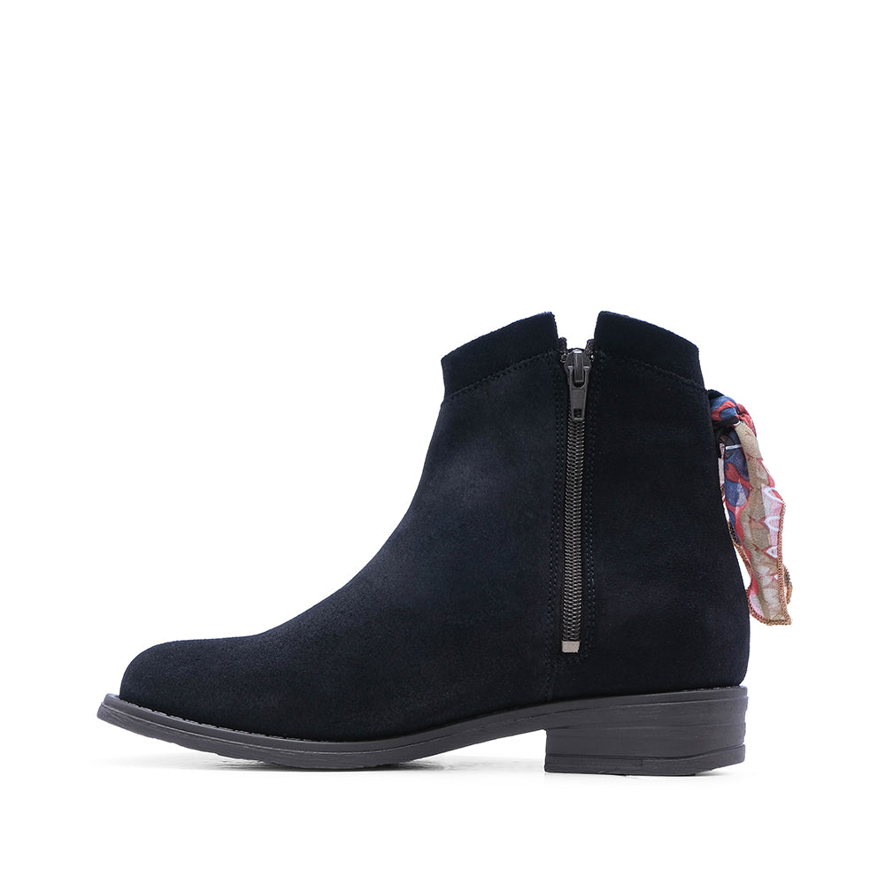 Botim Salto Raso Mulher Camurça Azul Escuro