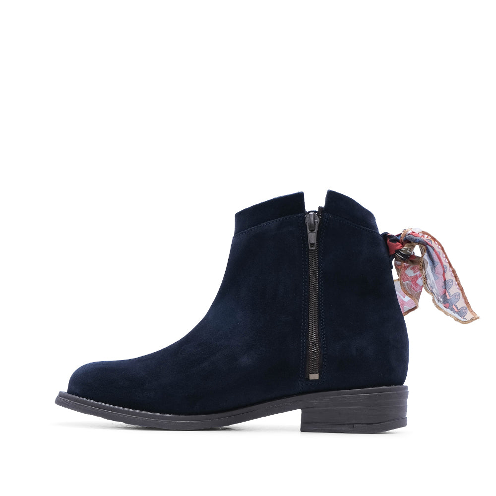 Botim Salto Raso Mulher Camurça Azul Marinho