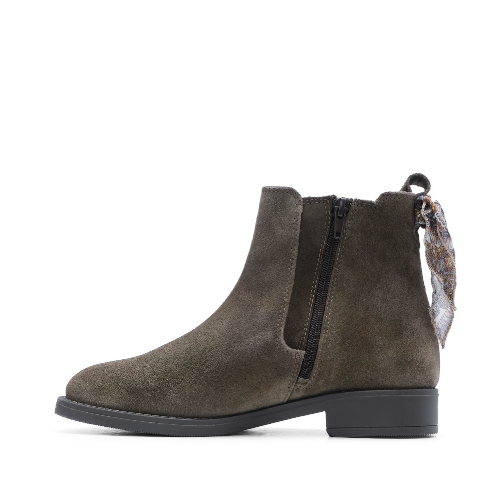 Botim Salto Raso Mulher Camurça Kaky