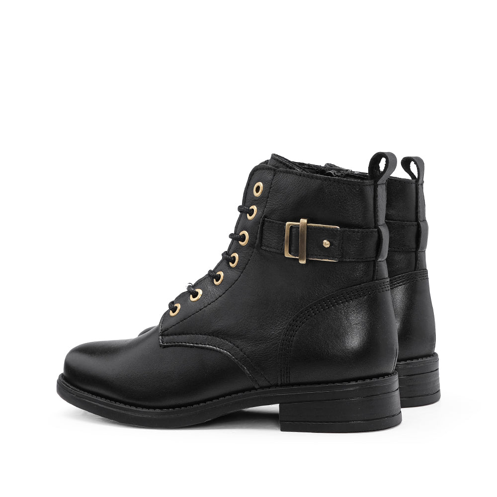 Botim Salto Raso Mulher Pele Preto