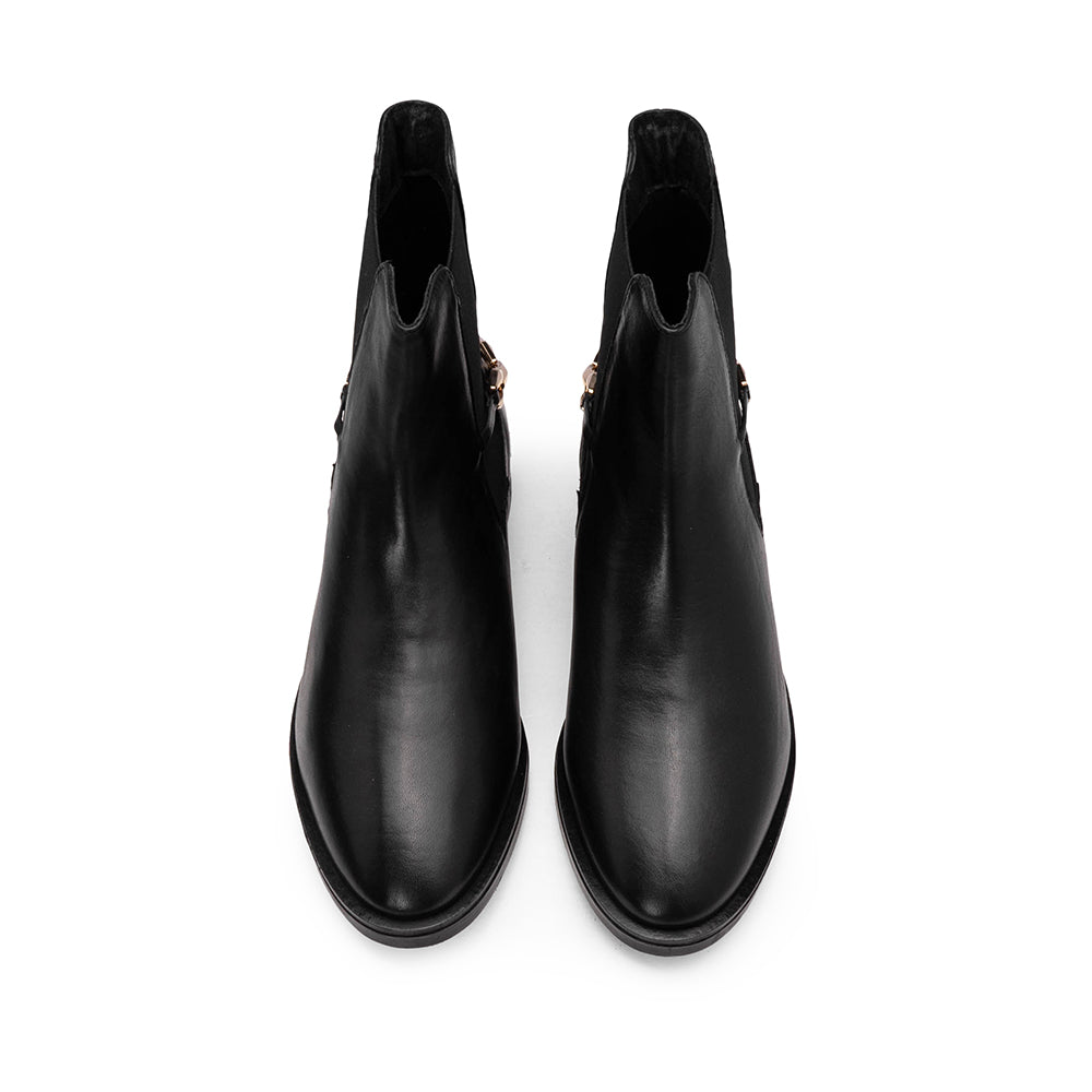Botim Salto Raso Mulher Pele Preto