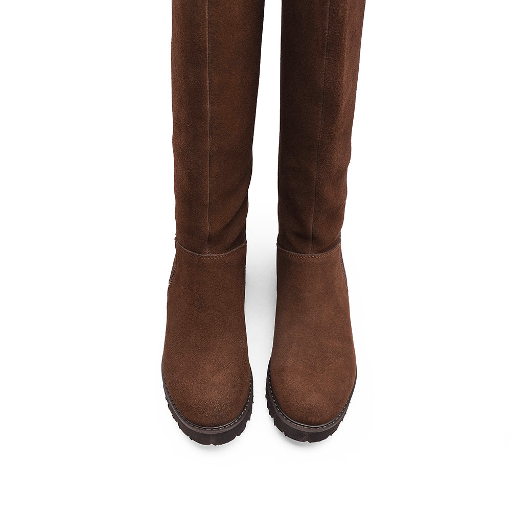 Bota Salto Raso Mulher Camurça Castanho